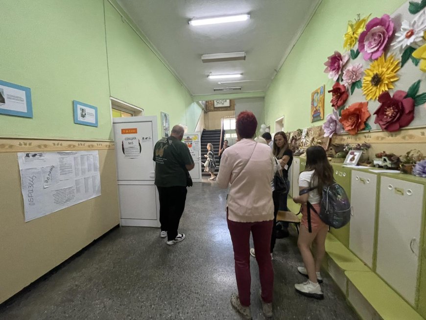 Към 16 часа най-висока е избирателната активност в община Крушари, а най-ниска в Добрич