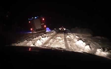 Десетки автомобили са били евакуирани през нощта. Обстановката остава сложна