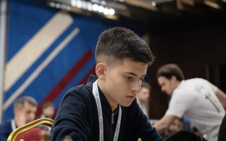 До 50 души ще се изправят срещу гросмайстора Момчил Петков в благотворителен шахматен сеанс