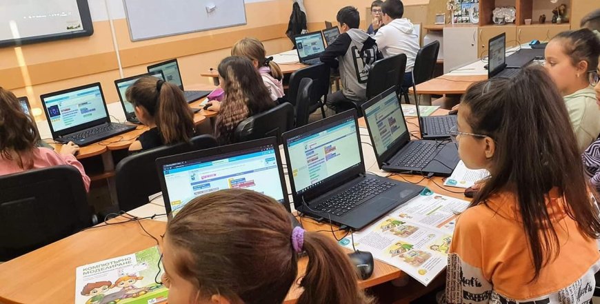 80 000 ученици усъвършенстват дигиталните си умения в клубове по интереси