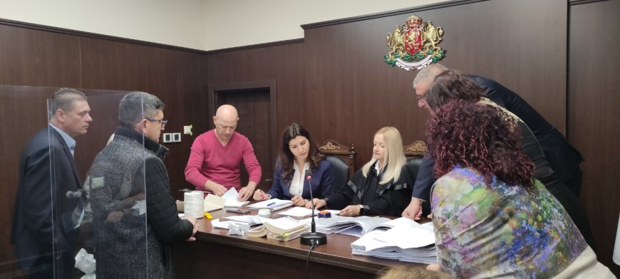 Административният съд Добрич преброи бюлетините от балотажа в пет секции по искане на Красимир Николов