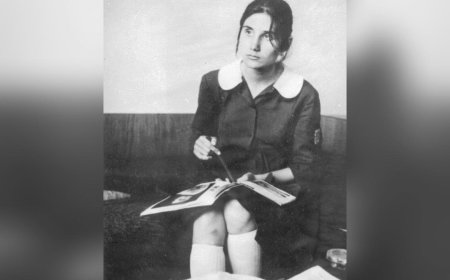 На този ден преди 44 години си отива Петя Дубарова