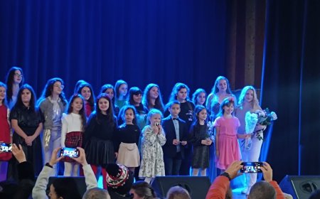 Студио за певци "Shining voices" с концерт "Да посрещнем Коледа с песни"