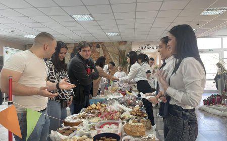 Коледният базар на СУ "Димитър Талев" събра близо 5000лв. за новото Педиатричното отделение на Болницата