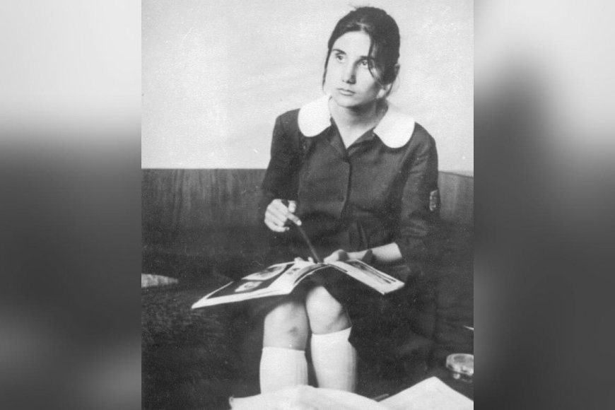 На този ден преди 44 години си отива Петя Дубарова