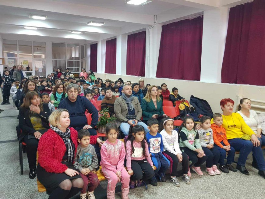Патронен празник чества днес СУ“Н.Й.Вапцаров“ в с.Карапелит