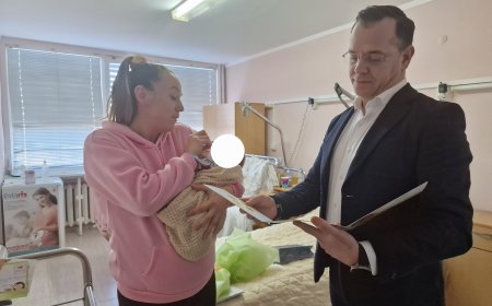 Кметът посети първото бебе, родено в Добрич тази година
