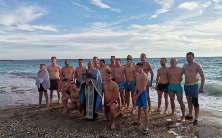 Варненец извади кръста край Дуранкулак