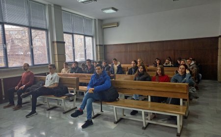 Окръжният съд в Добрич провежда образователна програма за ученици