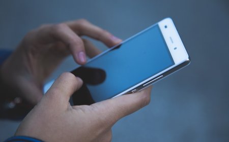 Мобилните оператори вдигат цените на услугите си