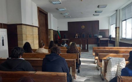 Ученици от СУ „Любен Каравелов“ разговаряха със съдия от Окръжния съд в Добрич