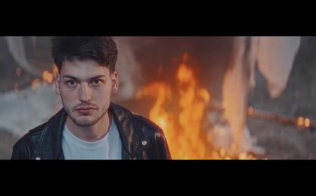 Дебютната песен „Рисувах те“ на Александър Петров е в класацията „Ново 10+2“ по БНТ 2. Да го подкрепим!
