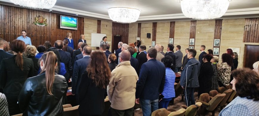 Областният управител на Добрич върна решението за заплатите на общинските съветници