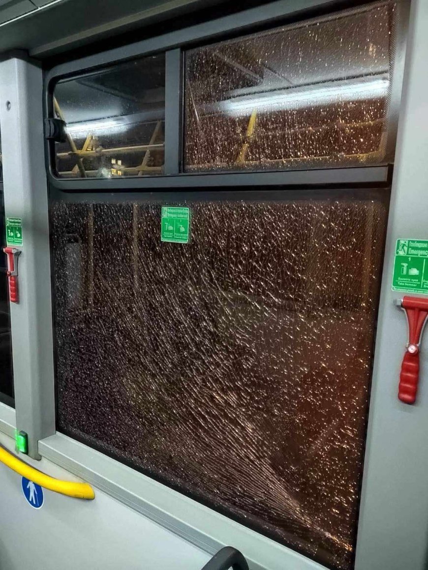 Стреляха с въздушна пушка по автобус на градския транспорт в Добрич