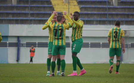Футбол: Добруджа - Спортист Своге 2:1