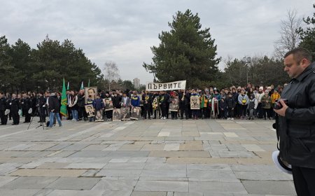 Стотици се поклониха пред паметта на загиналите  в Добричка област /снимки/