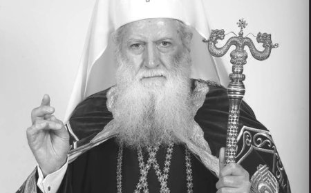 Почина патриарх Неофит