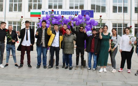 Абитуриенти поканиха класната си на бал с тест по английски