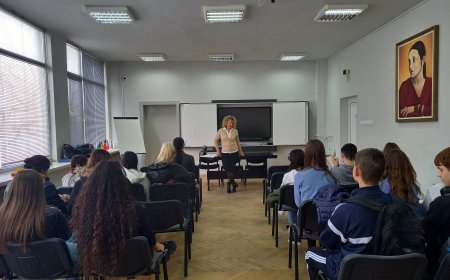 Председателят на Окръжния съд в Добрич разговаря с ученици за гражданското правосъдие
