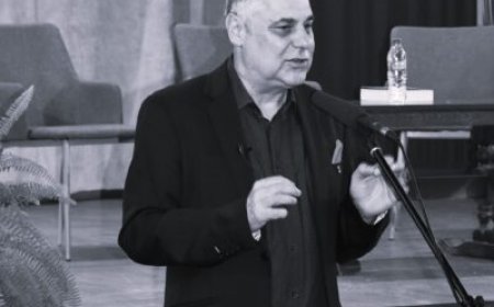 Почина писателят Алек Попов