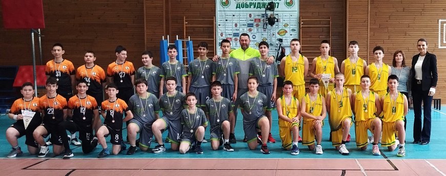 СУ „П. Р. Славейков” спечелиха първото място в общинския етап на УИ по баскетбол момчета 5-7 клас