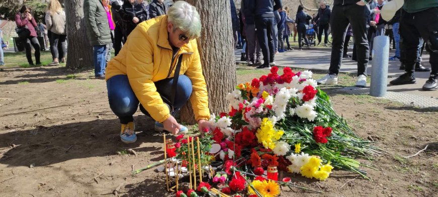 Добричлии почетоха паметта на убития в Градския парк „Св. Георги“ мъж
