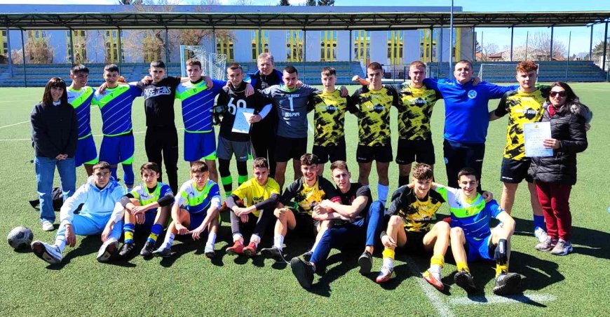 Отборът на СУ „Хр. Ботев”, Балчик ще участва в зоналния етап на ученическите игри по футбол