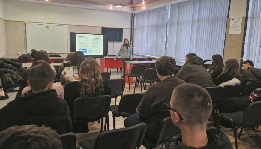 Какви са правата на потребителите научиха учениците от СУ „П. Р. Славейков”