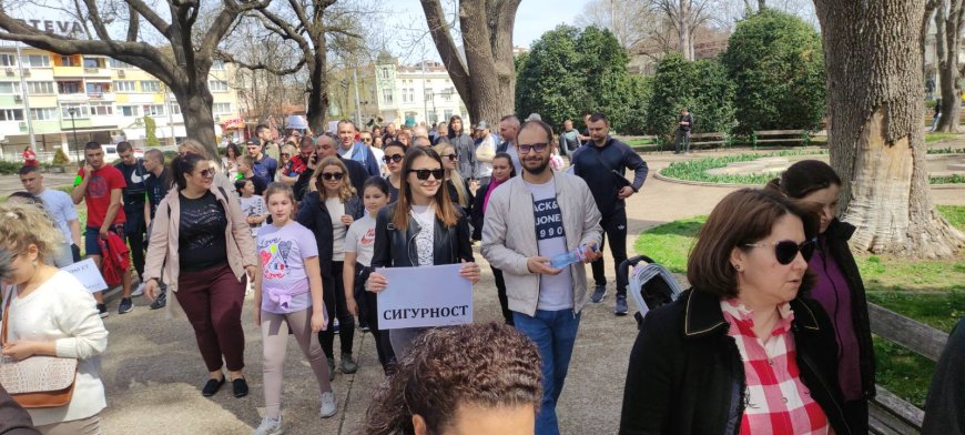 Сигурност и справедливост поискаха на пореден протест жители на Добрич