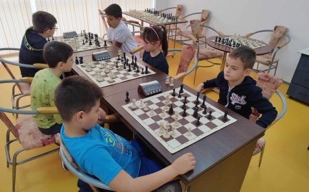 Децата на ШК „Хармония 25“ премериха сили във вътрешен шахматен турнир