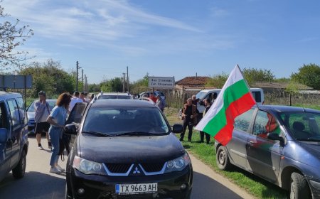 Двучасова блокада на пътя между селата Захари Стояново и Дуранкулак. Хората настояват за ремонт