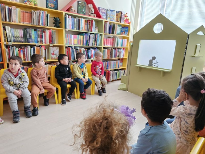 Походът на книгите бе открит с Литературно утро в Международния ден на книгата в РБ „Дора Габе“