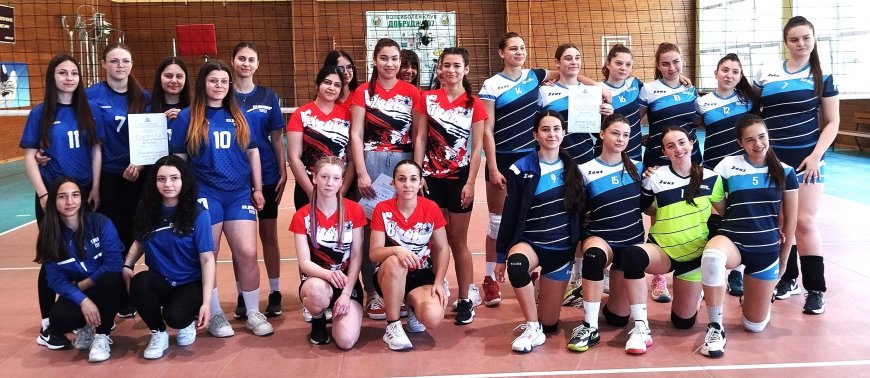 Отборите на ПМГ „Иван Вазов” и ЕГ „Гео Милев” продължават в зоналния етап на ученическите игри по волейбол
