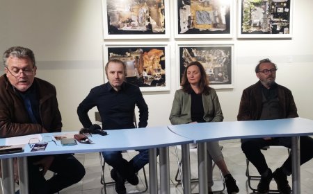 Художествената галерия в Добрич представя нестандартната изложба  „Яйце от крава, мляко от кокошка“
