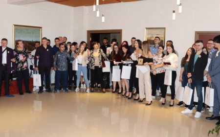 В Генерал Тошево изпратиха абитуриентите