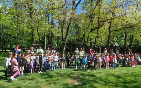 „Библиотека под дърветата“ подредиха децата от детска градина „Първи юни” в Добрич