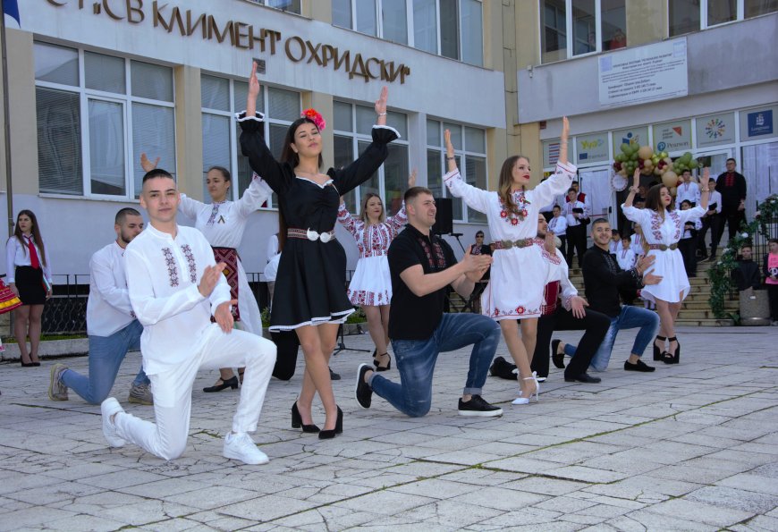 Тържеството започна под звуците на гайда