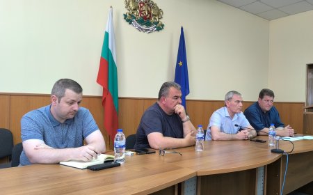 Областният управител проведе работна среща с хотелиери, местна власт и ръководството на ВиК оператора