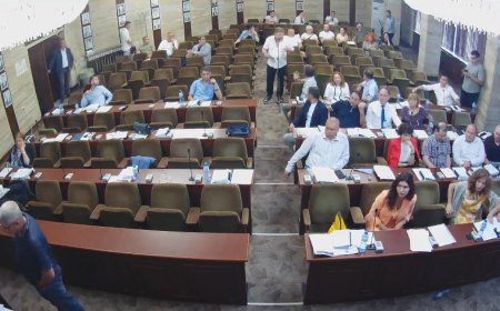 Собственици на търговски обекти по централната част на Добрич настояват за по-строг контрол на строителните дейности