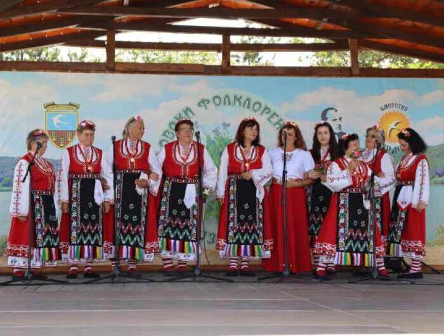 Стотици се събраха на Еньовския събор „Край язовир Дрян”