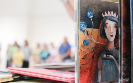 В Художествена галерия Добрич откриха изложбата „Тихи книги“