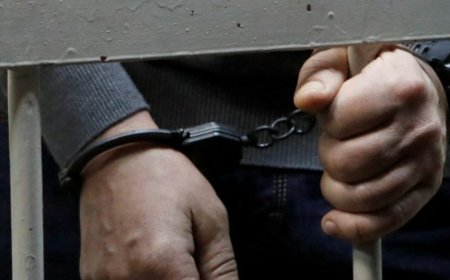 Задържаха 20-годишен, извършил грабеж на дамска чанта от добричлийка