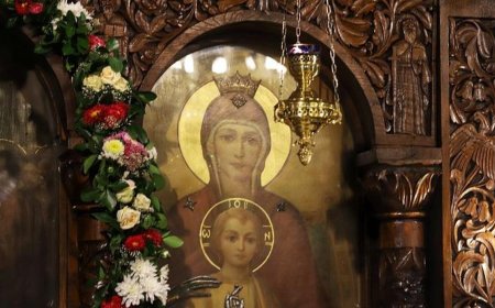 Християните отбелязват Успение на Пресвета Богородица