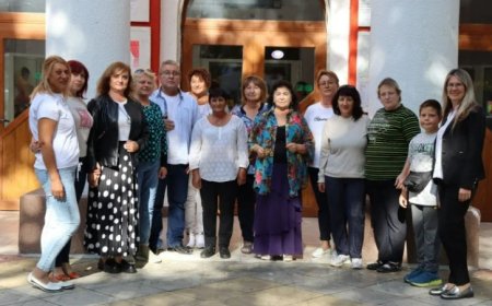 Добруджанската певица Калинка Вълчева подари свои песни на фолклорна група "Китка"