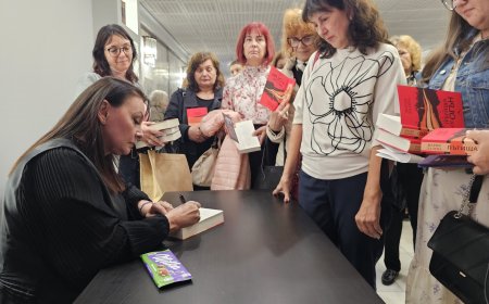 Мария Лалева представи новия си роман „Пътища от огън“ в Добрич