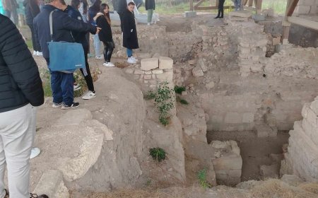 Ученици от Крушари изучават археология с проф. Георги Атанасов