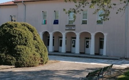 Община Добричка и Военно окръжие-Добрич отдават почит пред паметника на загиналите в с. Карапелит
