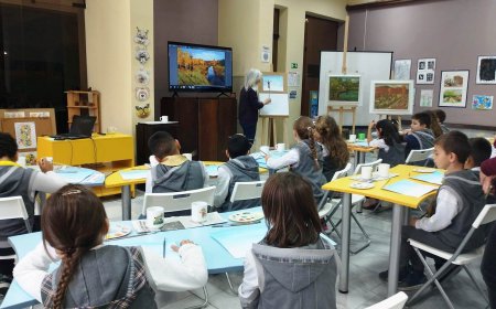 Учениците  СУ „Димитър Талев“ проведоха мултидисциплинарен урок в Художествената галерия - Добрич