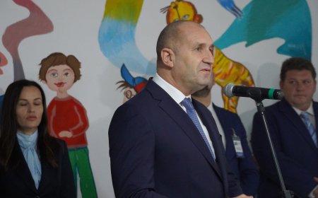 Президентът Румен Радев обяви началото на „Българската Коледа“ в МБАЛ Добрич