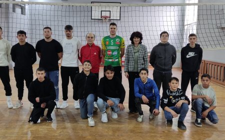 Живодар Иванов даде вдъхновяващ открит урок по волейбол в ПГ по ТОЛП Добрич
